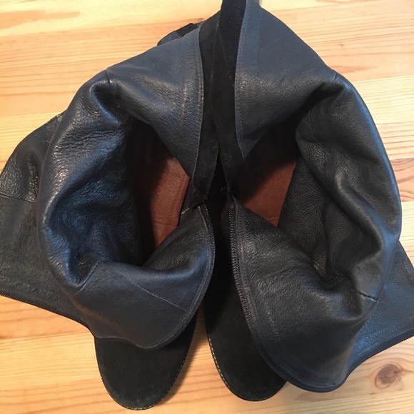 Michael Kors Black suede platform boots - Picture 5 of 7